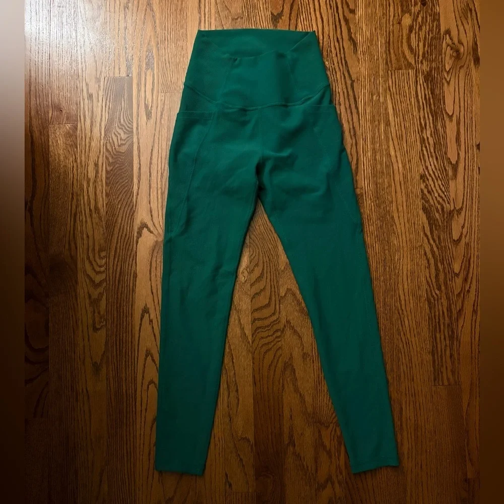 Wilo the Label Green Ribbed High Rise 7/8 Leggings - Picture 2 of 8